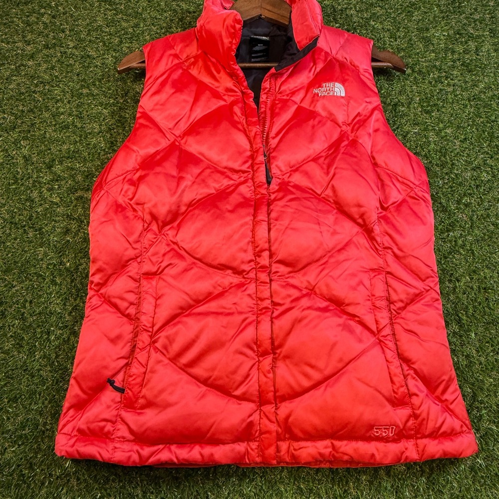 The North Face Women Red 550 Down Vest Diamond Quilted Puffer Medium Goose Down